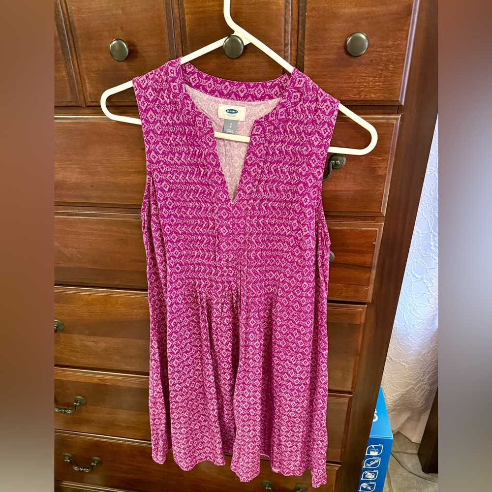 Purple pleated tunic top with white pattern